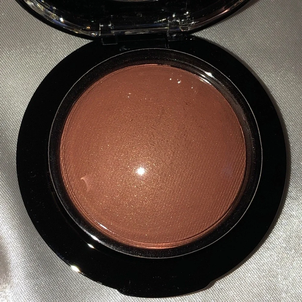 MAC Cosmetics shade love